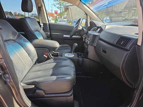 Used 2010 Mitsubishi Endeavor SE image 25