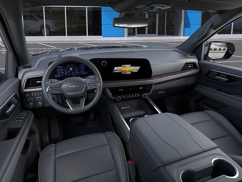 New 2026 Chevrolet Suburban Premier w/ Sun And Tow Package AWD/4WD image 15