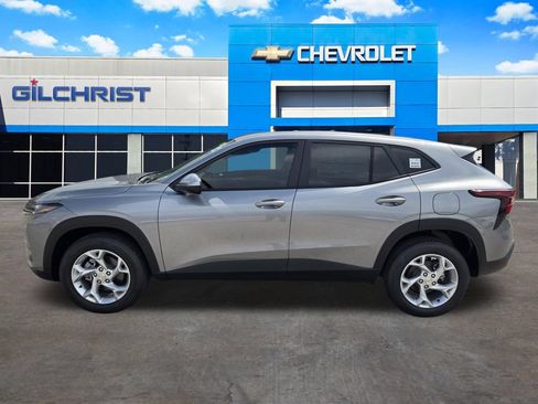 New 2026 Chevrolet Trax LS w/ LS Convenience Package FWD image 5