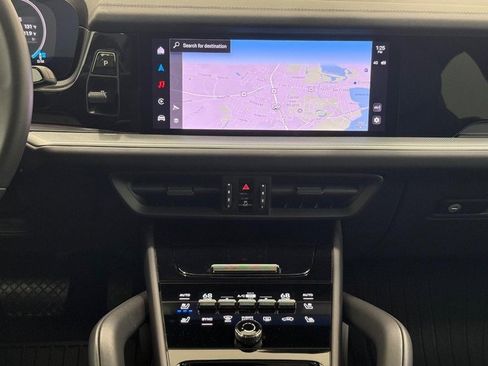 Certified 2024 Porsche Cayenne Coupe image 14