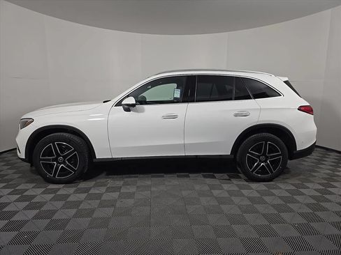 Used 2026 Mercedes-Benz GLC 300 4MATIC image 2