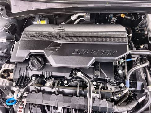 Used 2025 Hyundai Elantra Sport image 10