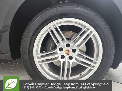 Used 2020 Porsche Macan AWD/4WD image 33
