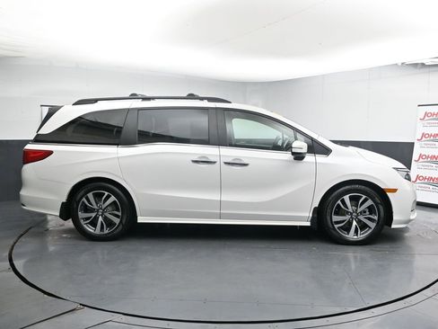 Used 2023 Honda Odyssey Touring image 9