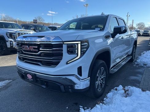 Used 2022 GMC Sierra 1500 SLT w/ SLT Convenience Package image 3
