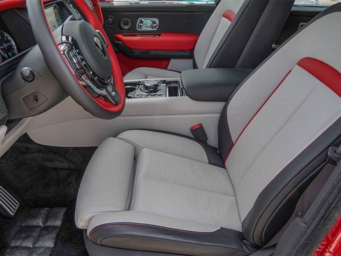 Certified 2024 Rolls-Royce Cullinan Black Badge w/ Dark Exterior Package image 20