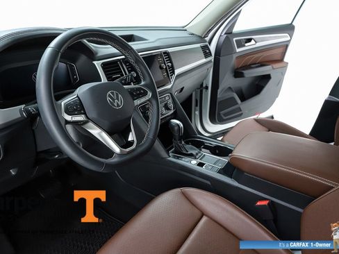 Used 2023 Volkswagen Atlas SE w/ Panoramic Sunroof Package FWD image 19