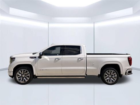 Used 2025 GMC Sierra 1500 Denali w/ Denali Reserve Package AWD/4WD image 6