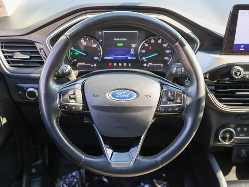 Certified 2022 Ford Escape SE w/ Cold Weather Package FWD image 27