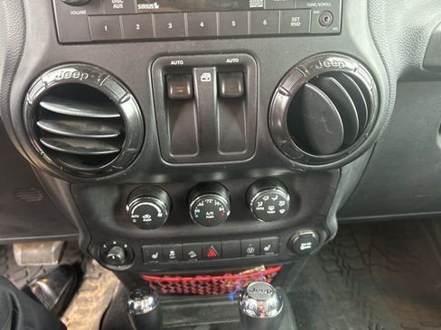 Used 2017 Jeep Wrangler Rubicon image 9