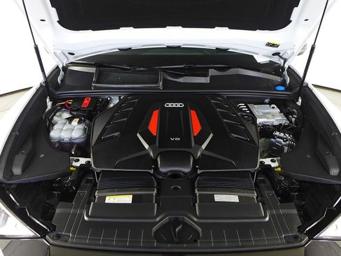 Used 2023 Audi SQ8 Prestige w/ Prestige Package image 6