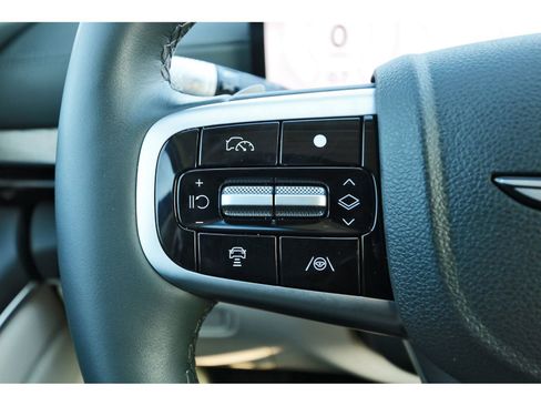 Used 2025 Genesis GV80 2.5T Advanced image 17