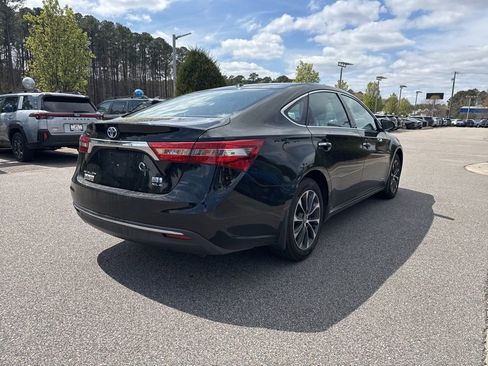 Used 2016 Toyota Avalon XLE Plus image 5