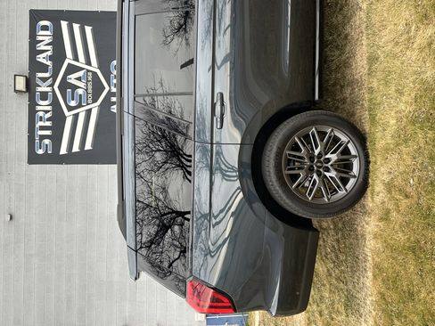 Used 2025 Ford Expedition Platinum w/ Stealth Appearance Package image 6