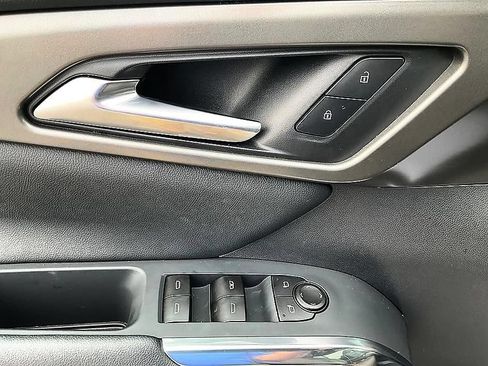Used 2026 Chevrolet Traverse LT w/ LPO, Floor Liner Package AWD/4WD image 33