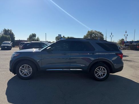 Used 2025 Ford Explorer Active RWD image 2