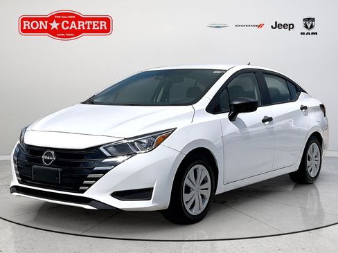 Used 2023 Nissan Versa S FWD image 3