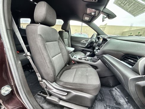 Used 2023 Chevrolet Traverse LT image 26