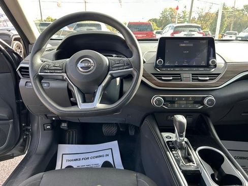 Used 2023 Nissan Altima 2.5 SV image 16