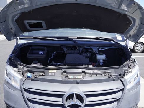 Used 2023 Mercedes-Benz Sprinter 2500 image 33
