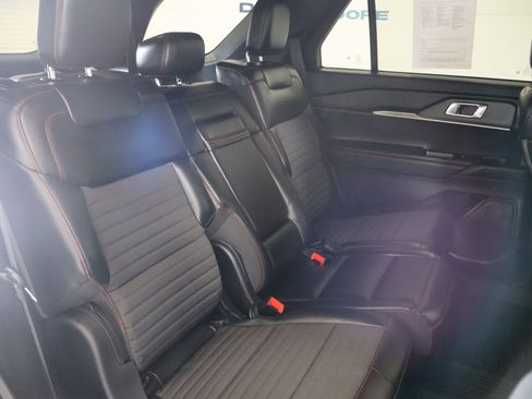 Used 2025 Ford Explorer ST-Line image 21