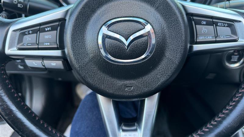 Used 2018 MAZDA MX-5 Miata Club RWD image 18