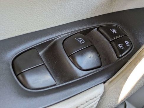 Used 2018 Nissan Rogue Sport SV FWD image 23