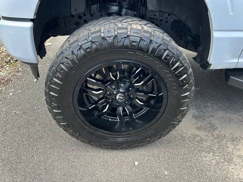 Used 2022 Ford F150 Lariat AWD/4WD image 5