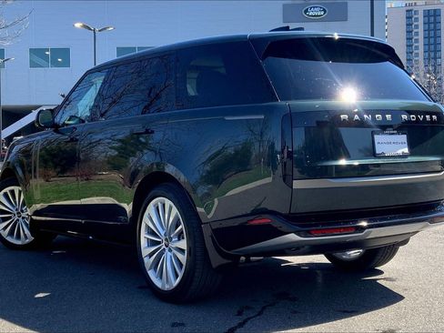 New 2026 Land Rover Range Rover Long Wheelbase SE image 12