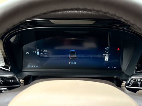 Used 2024 Lincoln Corsair AWD w/ Equipment Group 101A image 38