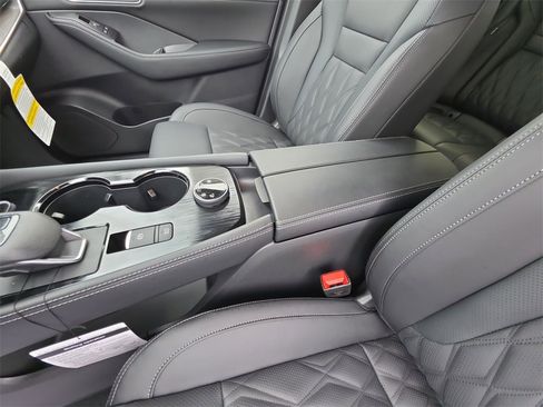 New 2026 Nissan Rogue Platinum w/ Platinum Premium Package image 21