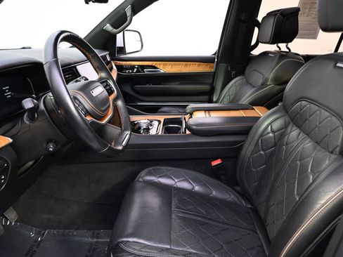 Used 2022 Jeep Grand Wagoneer Series III w/ HD Trailer Tow Package image 13