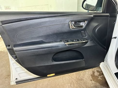 Used 2014 Toyota Avalon XLE Touring FWD image 20