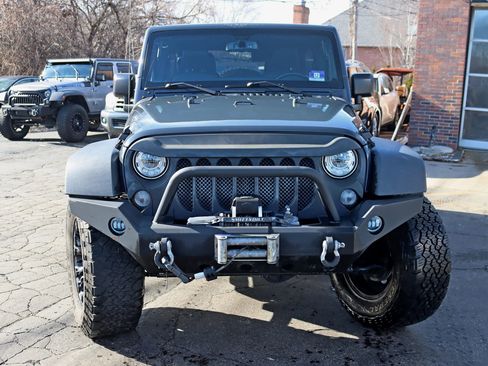 Used 2017 Jeep Wrangler Unlimited Rubicon w/ Dual Top Group image 9