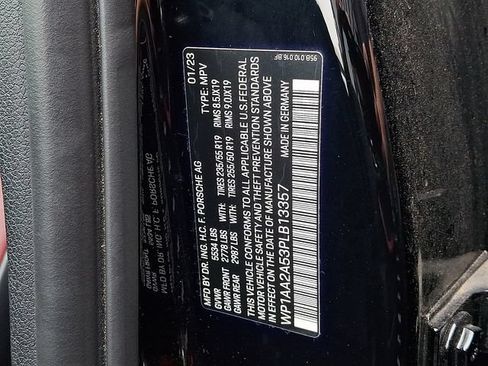 Certified 2023 Porsche Macan Turbo AWD/4WD image 27