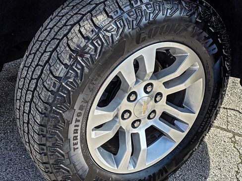 Used 2018 Chevrolet Silverado 1500 LT w/ All Star Edition image 13