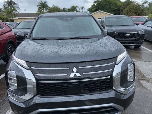 Used 2025 Mitsubishi Outlander SE AWD/4WD image 6