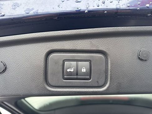 Used 2024 Nissan Pathfinder SL image 22