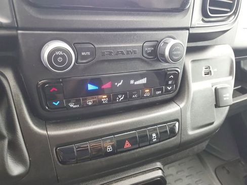 Used 2025 RAM ProMaster 2500 w/ Convenience Group FWD image 24