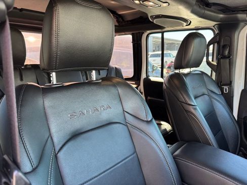 Used 2023 Jeep Wrangler Unlimited Sahara image 21