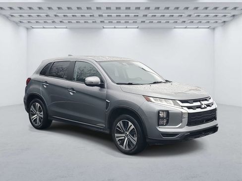 Used 2023 Mitsubishi Outlander Sport SE image 1