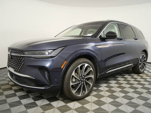 Used 2024 Lincoln Nautilus Black Label image 8