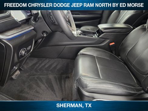 Used 2021 Jeep Grand Cherokee L Overland w/ Luxury Tech Group IV image 5