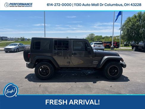 Used 2014 Jeep Wrangler Unlimited Sport w/ Quick Order Package 24S AWD/4WD image 3