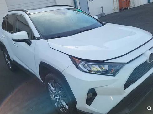 Used 2019 Toyota RAV4 XLE Premium w/ Cold Weather Package image 4