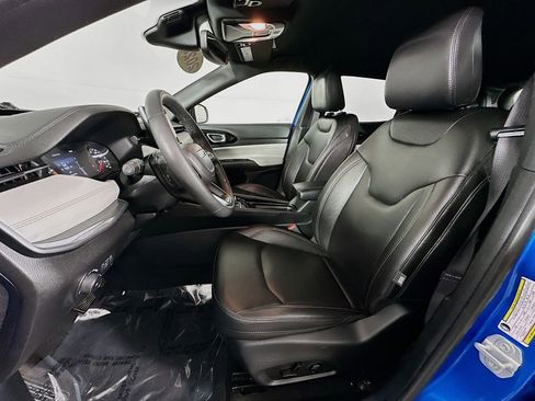 Certified 2024 Jeep Compass Limited image 30