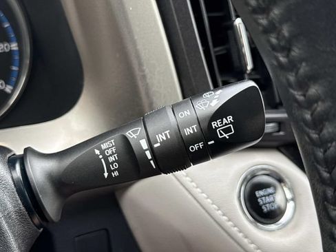 Used 2016 Toyota RAV4 Limited AWD/4WD image 26