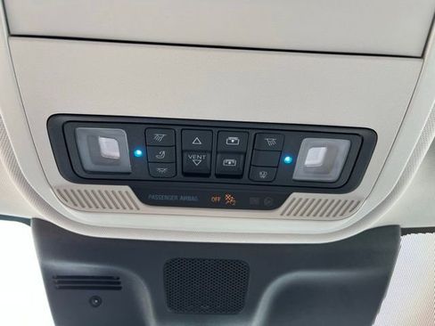 Used 2025 Ford Expedition Active AWD/4WD image 27