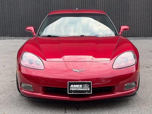 Used 2005 Chevrolet Corvette Coupe w/ Preferred Equipment Group RWD image 3