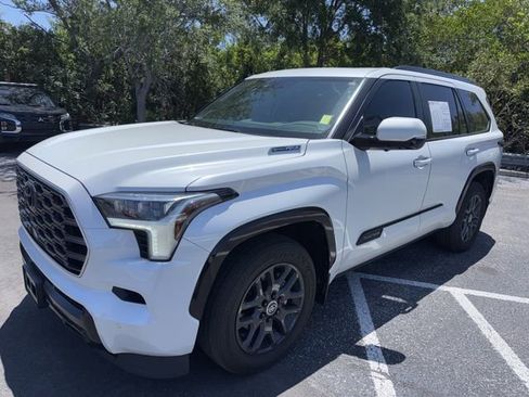 Used 2024 Toyota Sequoia Platinum AWD/4WD image 1
